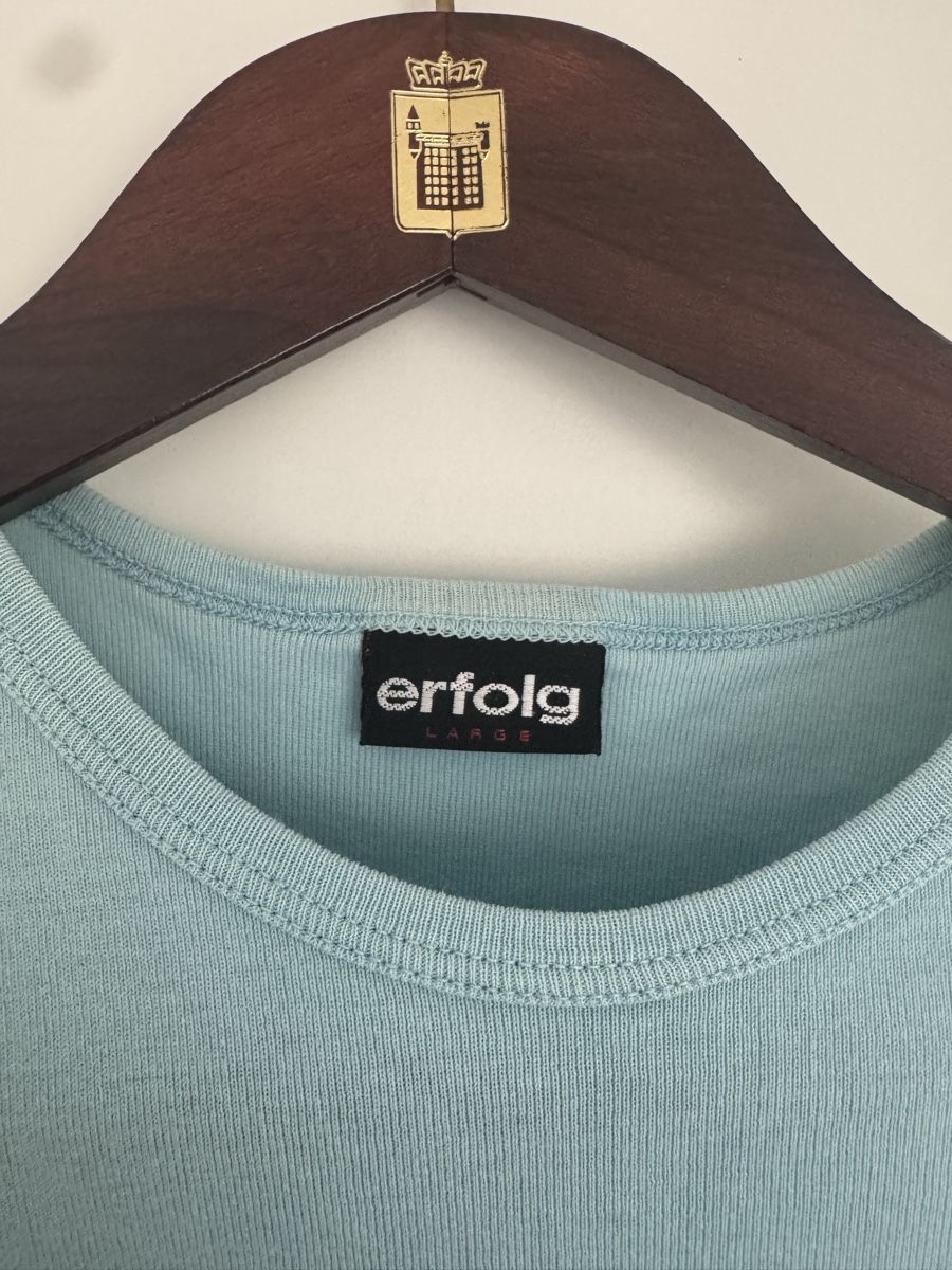 Erfolg T-shirt: erfolg t-shirt 100% Bio-Baumwolle – Usato da Bern venduto da priyankanns 1