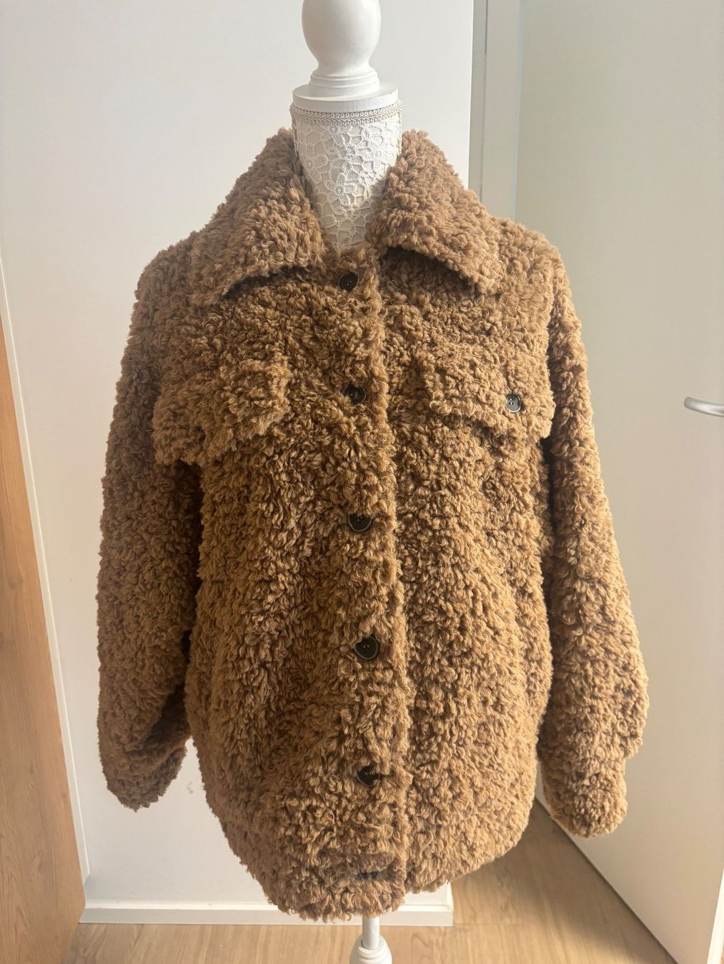 Camel Jacken: Sehr schöne Jacke camel S – Gebraucht aus Zürich von McQeen