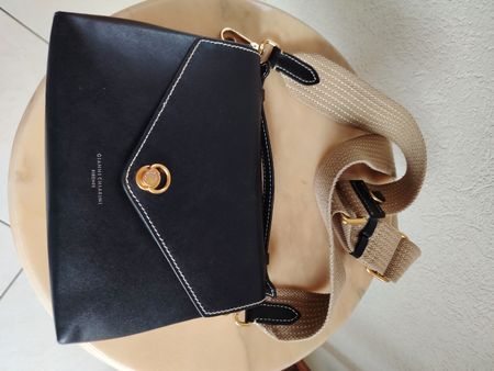 Sac bandoulière Gianni Chiarini Firenze en cuir noir