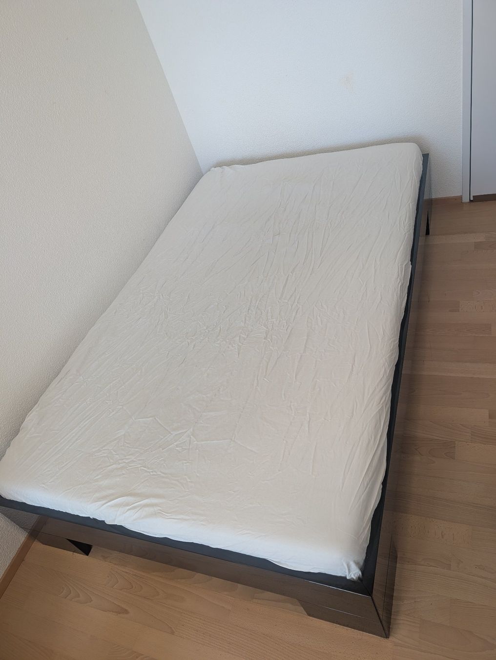 Letti: Bett zu verschenken zur selbstabholung – Usato da Winterthur venduto da pau_ml6j 1