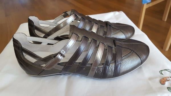 Clarks Damenschuhe: Clarks Leder Halbschuhe Gr.37 – Neu und originalverpackt aus Reinach AG von innamac 3