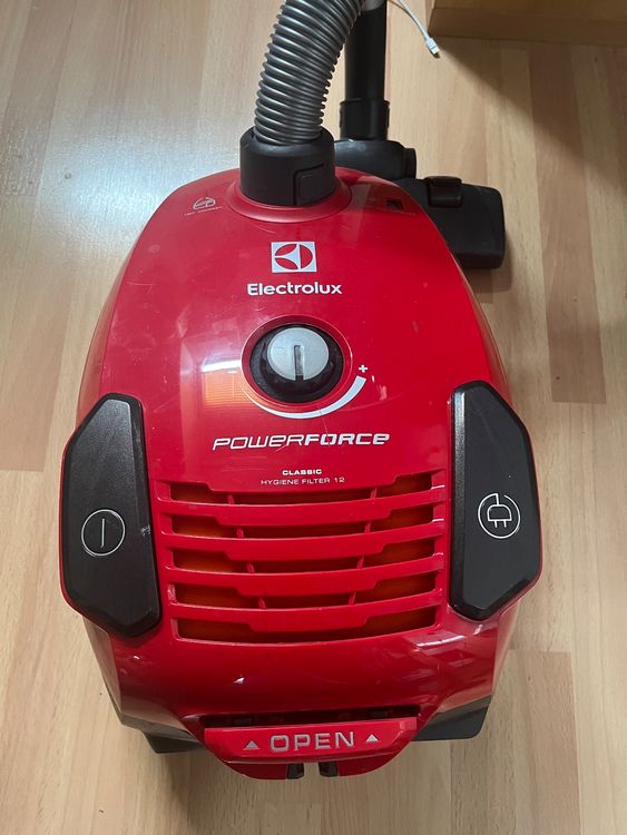 Staubsauger Elektrolux Powerforce Classic (Gebraucht) in Strengelbach ...