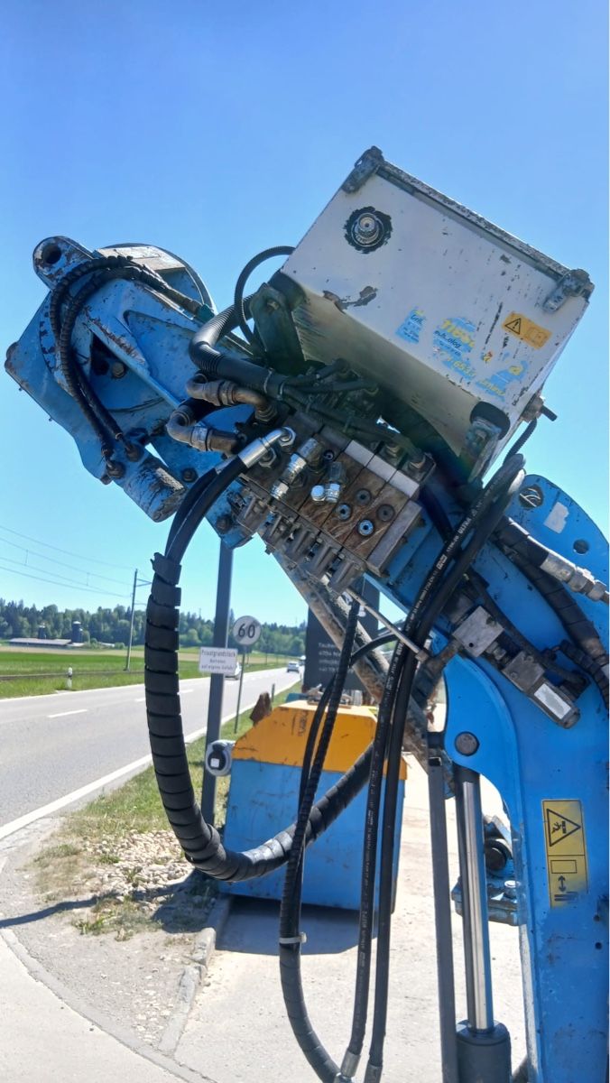 Escavatori: Bagger Messersi 2,7 Tonnen . – Usato da Niederbipp venduto da baggerch 9