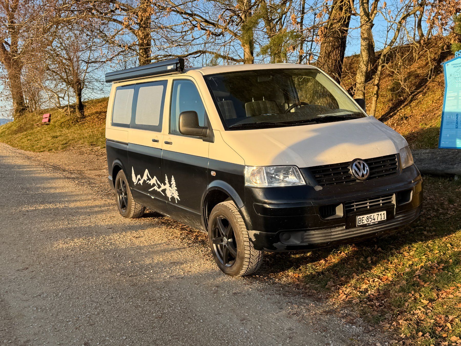 VW Veicoli da campeggio: T 5 mit Camperausbau – Usato da Ueberstorf venduto da Verkauf100 1