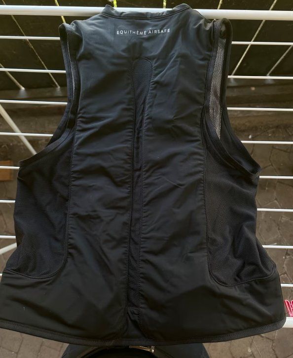 Protezioni & Imbottiture: Airbagweste / Reitweste Equithème Freejump Airsafe Gr. S – Usato da Rafz venduto da miziki03 2