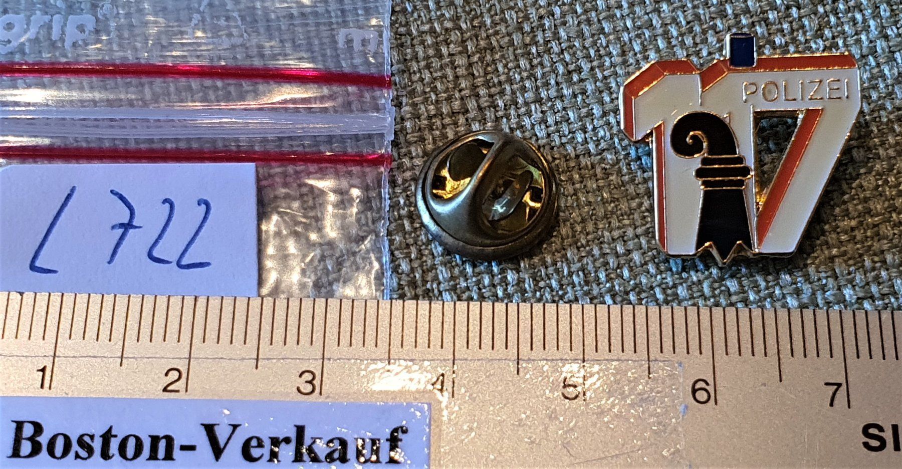 Placchette & Badge: L722 - Pin Notruf Nr. 117 Polizei Basel – Usato da Reinach BL venduto da Boston-Verkauf 1