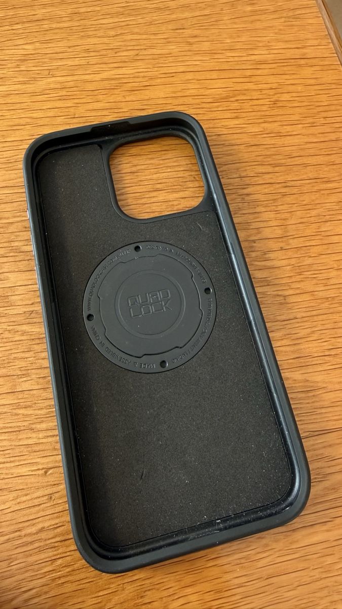 Quad Lock Covers & Schutzfolien: QUADLOCK Handyhülle iPhone 16 Pro Max – Neu (gemäss Beschreibung) aus Grub SG von Crispin1990