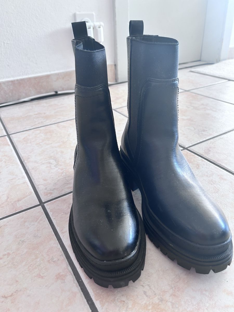 Scarpe da donna: Stivaletti neri da donna taglia 40 – Usato da Cugnasco venduto da sd1520 3