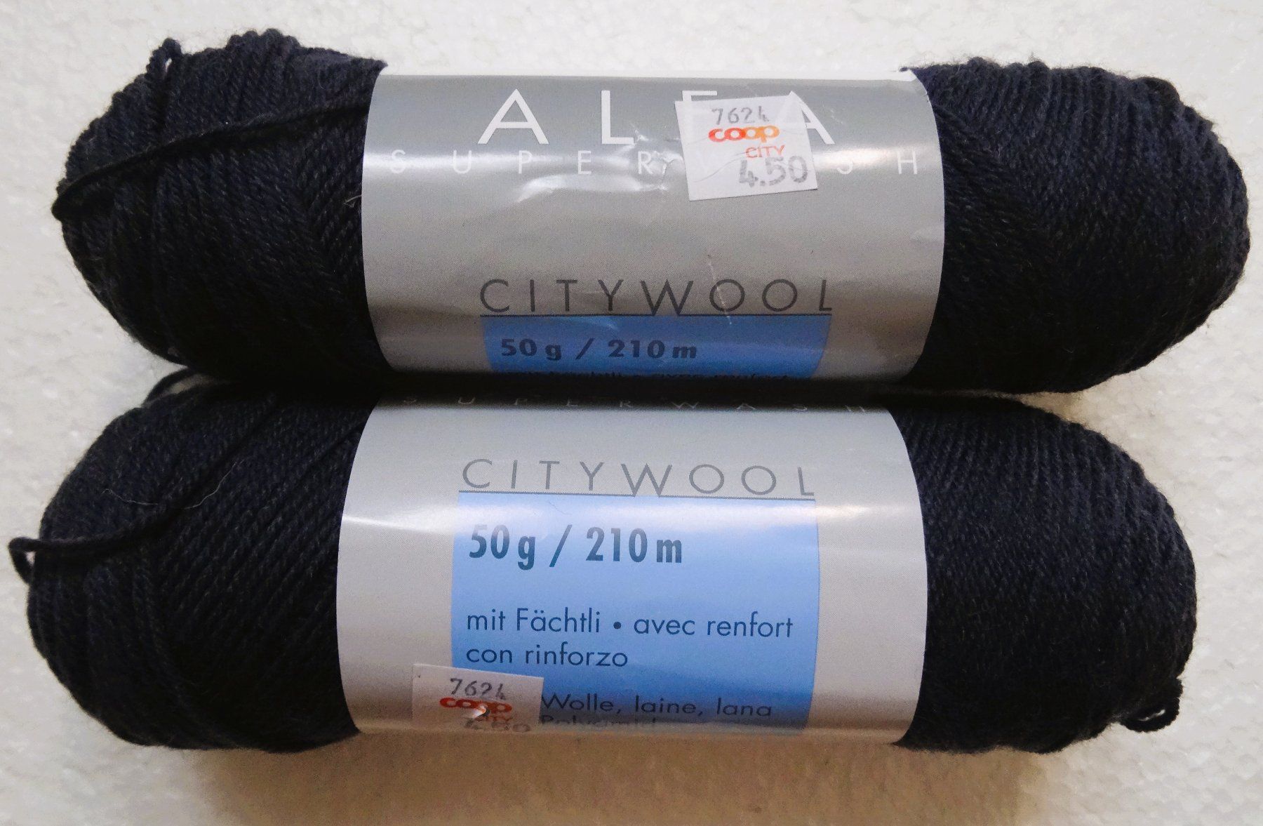 Wolle: 8 Strangen Socken Wolle Blau – Neu und originalverpackt aus Gossau SG von oreliefredy 2