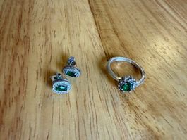 Silber 925 Schmuckset Ring & Ohrstecker grüne Steine