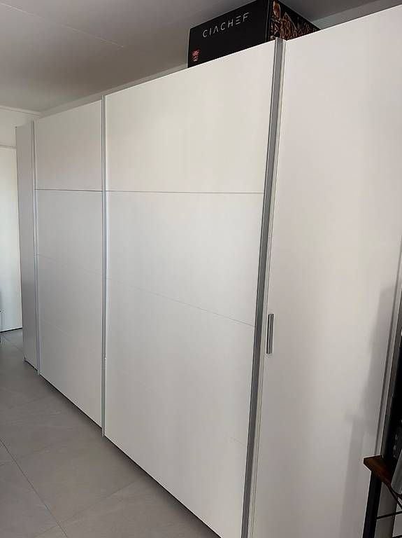 Armadi: Schrank – Usato da Heitenried venduto da Daniekilchoer 1