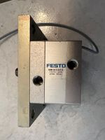 Vérin compact Festo ADN-50-5-A-P-A avec capteur SMT-8M