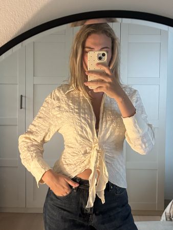 Zara Bluse weiss mit Bindedetail Grösse XS Zustand neu