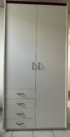 Kleiderschrank