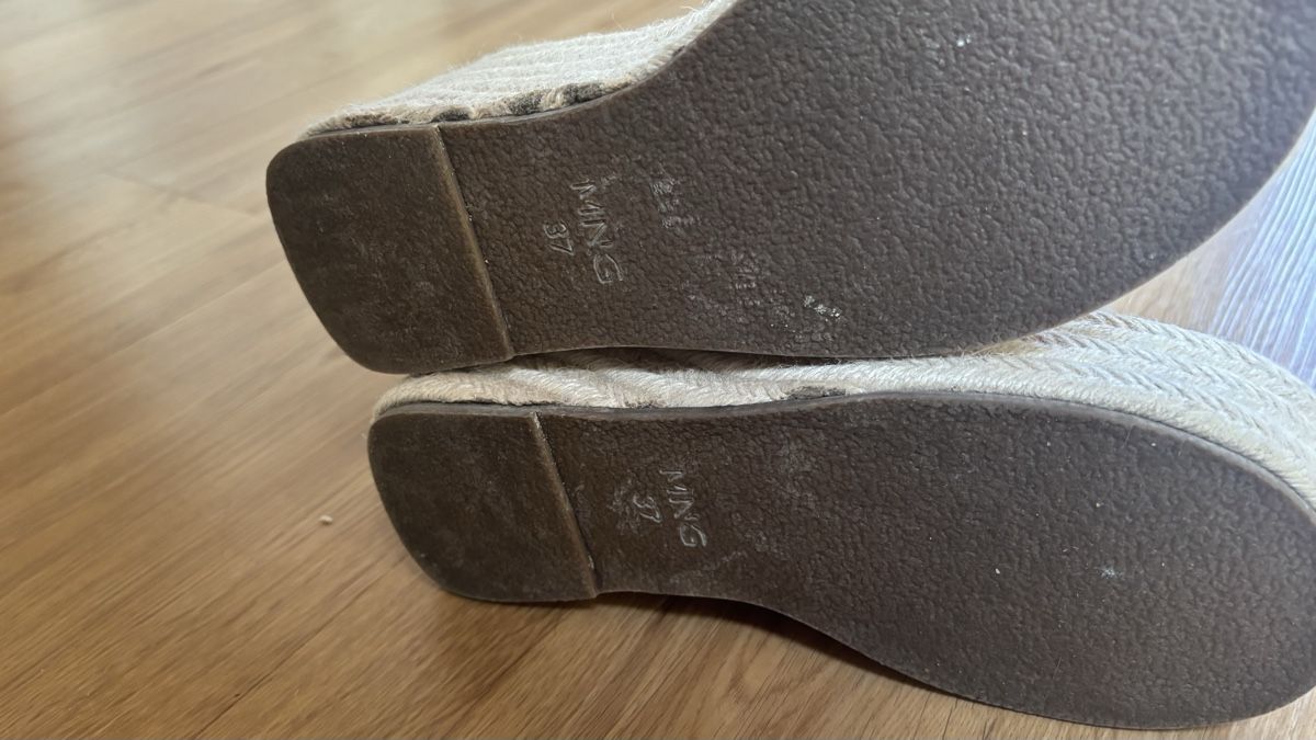 Scarpe da donna: Schöne beige Sandalen  – Usato da Roggwil BE venduto da R.. 2