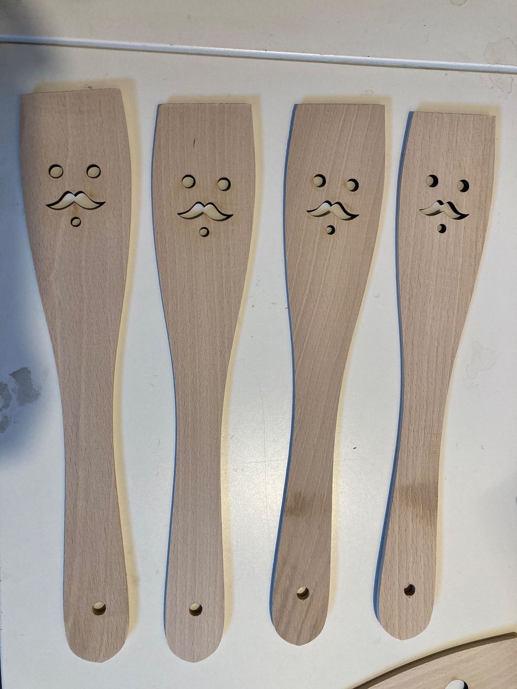 Küchengeräte: 4 Holzkellen neu, Schnauz – Neu und originalverpackt aus Reutigen von treu3006 1
