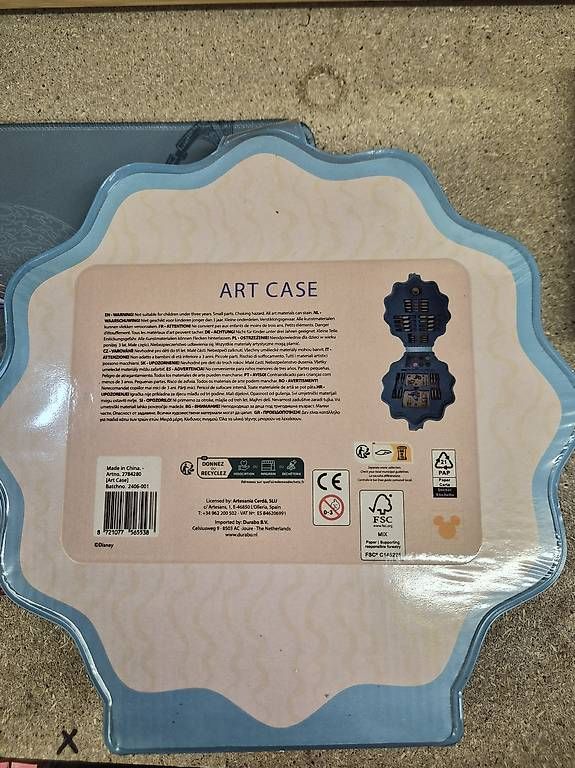 Crayons, crayons de couleur & craies: Coffret dessin stitch – D'occasion à Villeneuve VD par Max1844 1