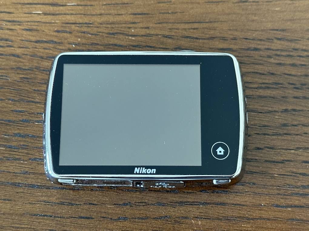 Fotocamera: Nikon Coolpix S01 – Usato da Zürich venduto da Mancini_c 2