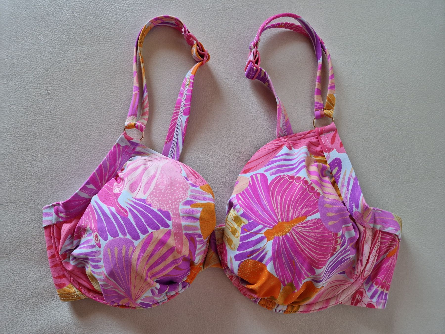 Sunseeker Badekleider & Bikinis: Sunseeker Bikini Oberteil Blumenmuster, Gr. 40F – Neu (gemäss Beschreibung) aus Müntschemier von fralion