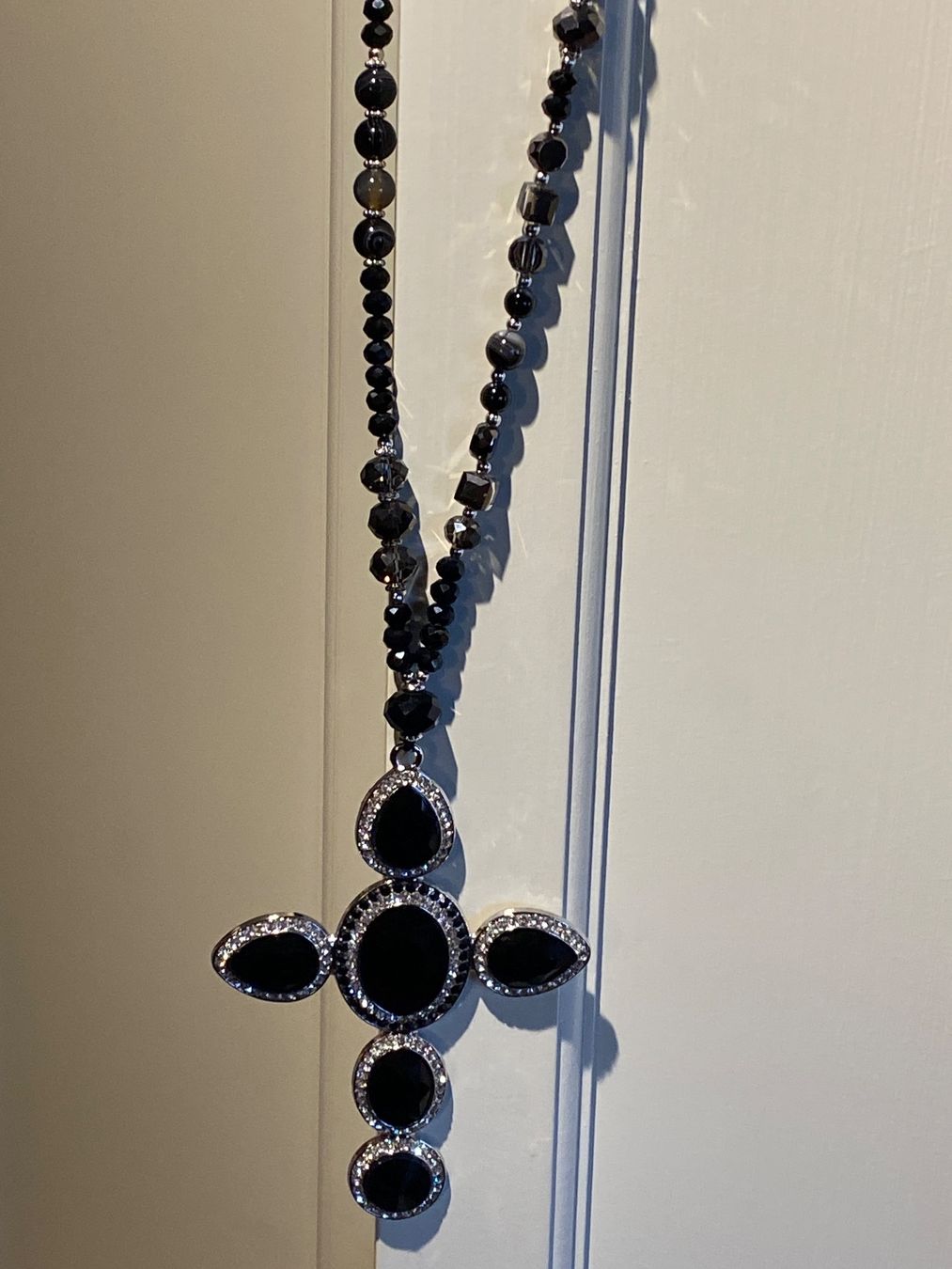 Catenine: PERLEN HALSKETTE LANG-SCHWARZ-SILBER – Nuovo e nell'imballaggio originale da Meienried venduto da ManuelaBoutique 4
