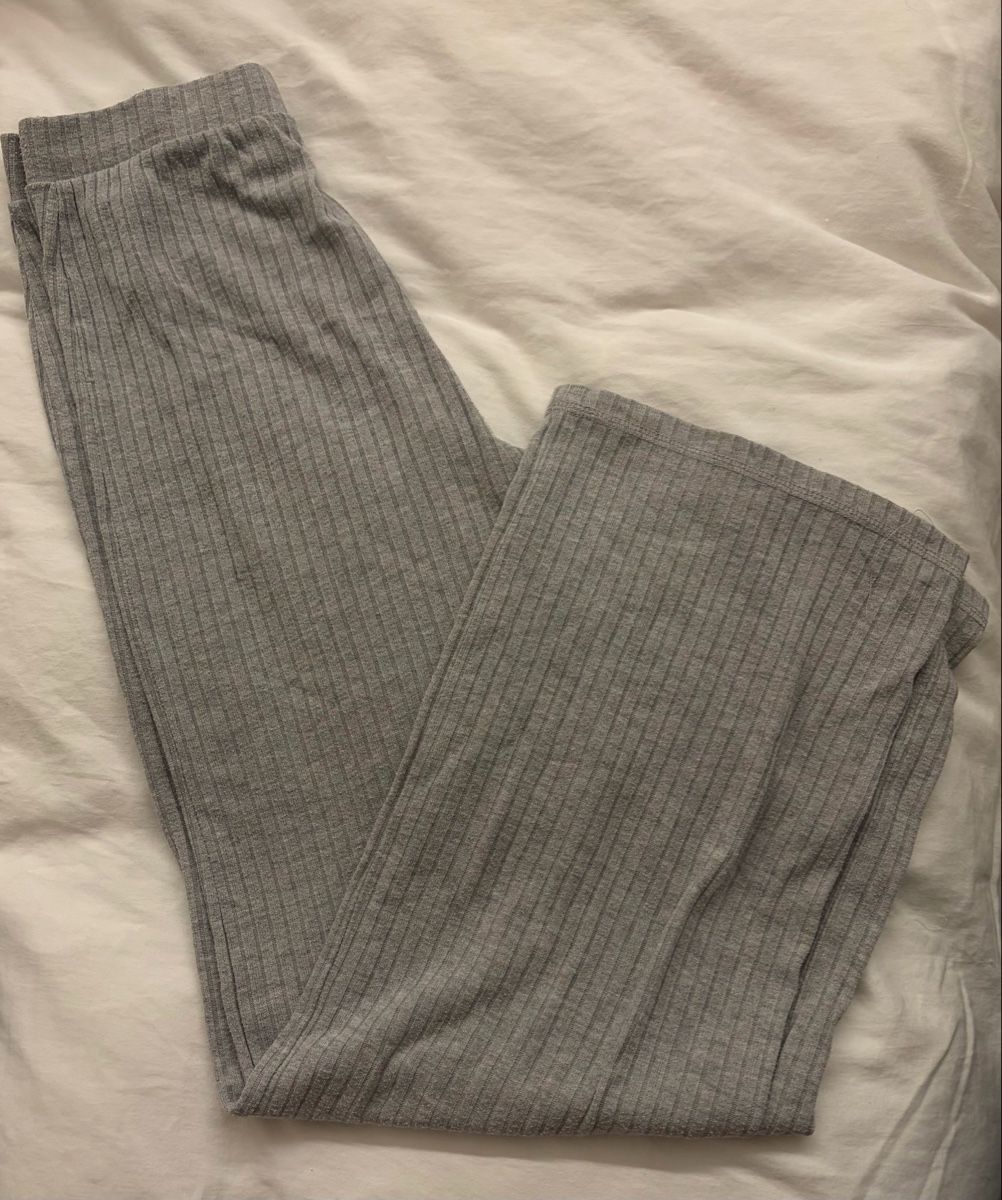 Leggings: Graue Rippenstrick Hose /Leggins – Usato da Bösingen venduto da cozyyy.777