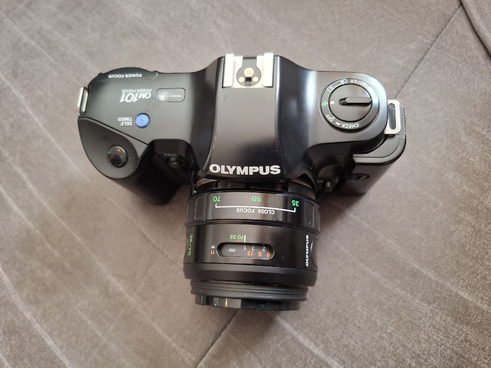 Olympus Fotocamera: Kameraset: Olympus OM101 + 2 Objektive – Usato da Mels venduto da SchilterLT1 1