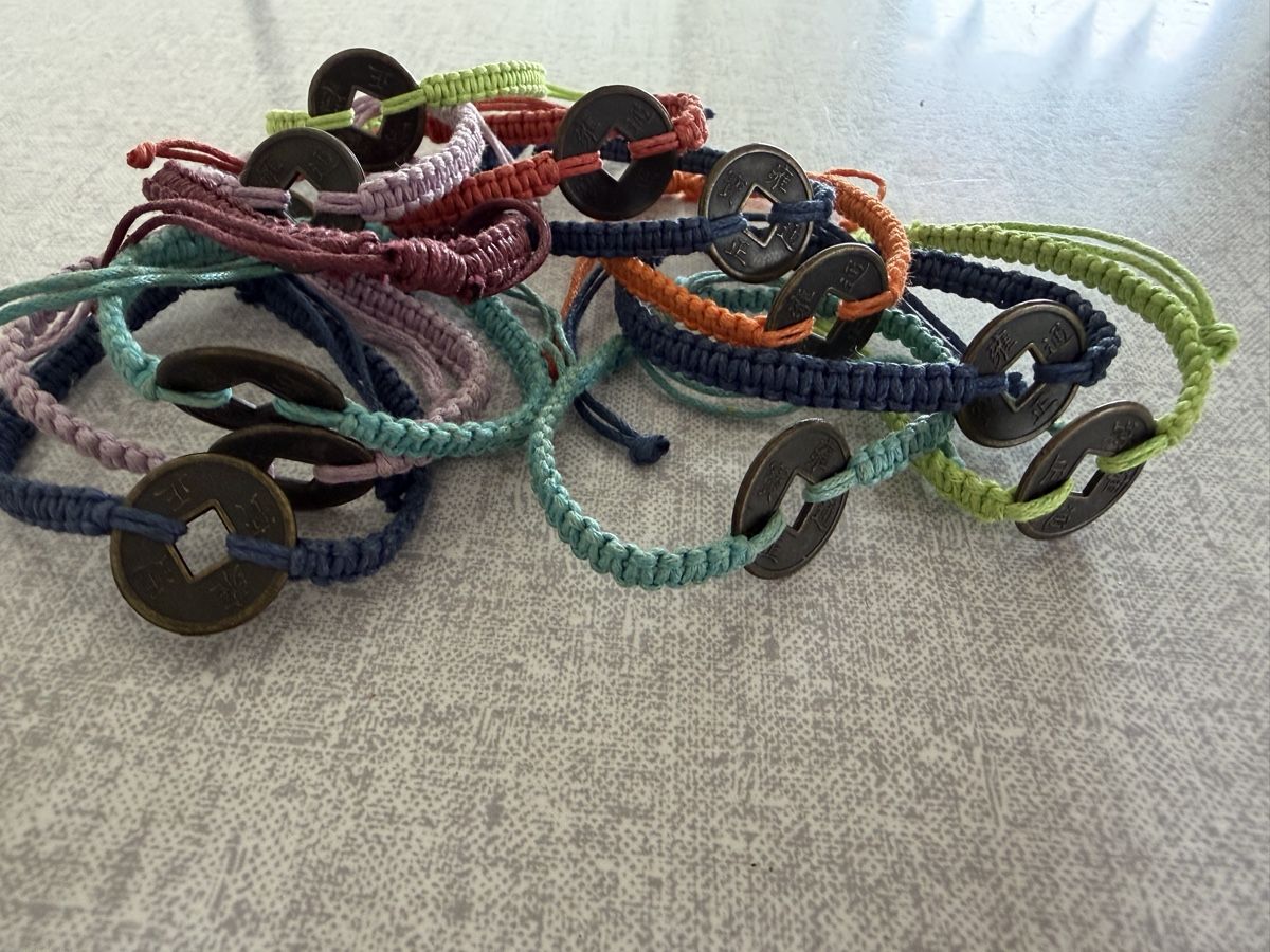 Bracelets: 12 Glücksarmbänder aus Bali – D'occasion à Zürich par linevini 3