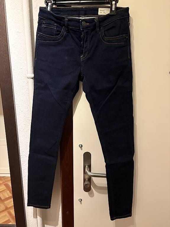 Jeans: Jeans skinny Esprit  – Usato da Veyrier venduto da Nath9279