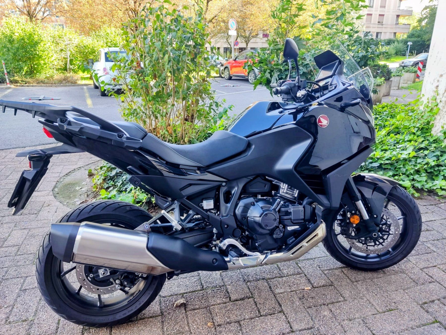 Honda Touring: Honda NT 1100 – Usato da PETIT-LANCY venduto da DABISALEH