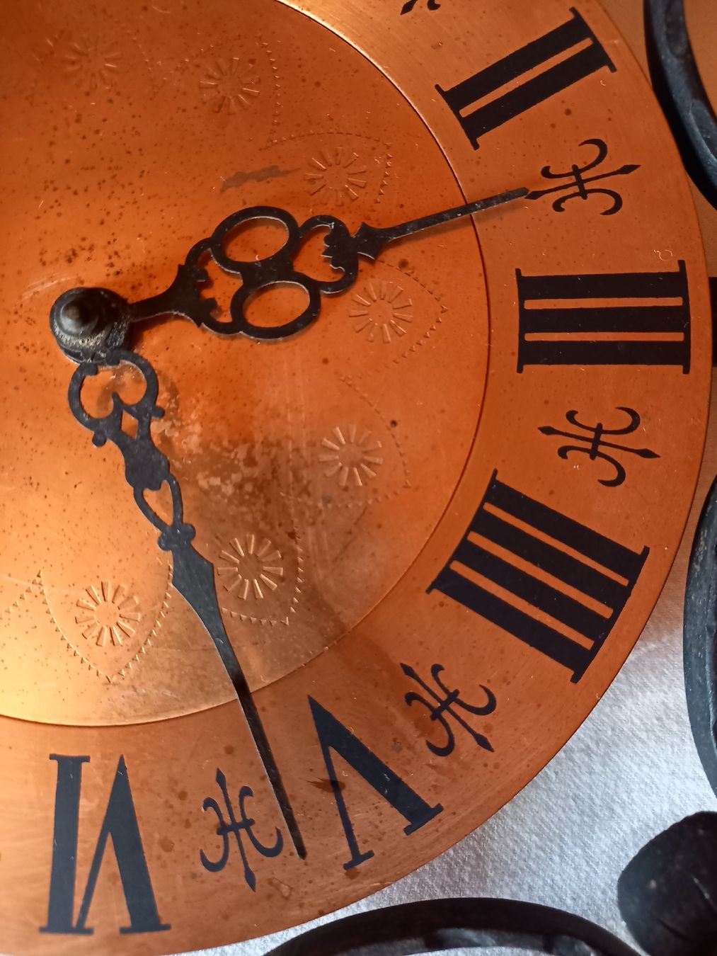 Orologi: Schmiedeeiserne Wanduhr; alt – Usato da Marbach LU venduto da Ilrebo 5