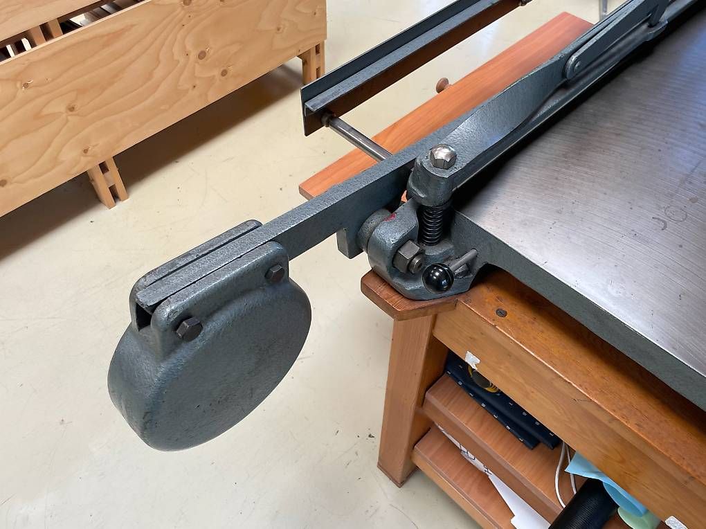 Toutes les machines: Schneidemachine / Professionelle Pappschere – D'occasion à Bern par Zweckdienlich 2