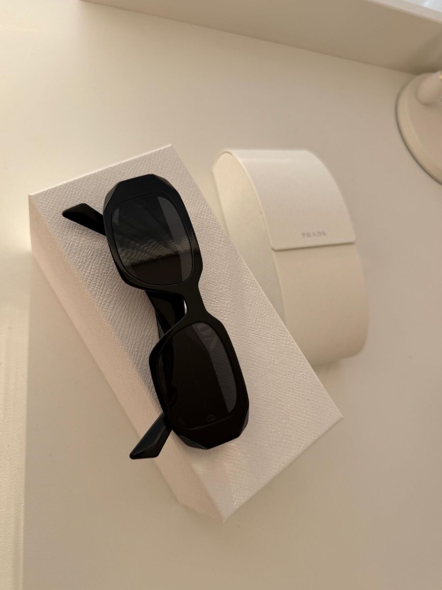 Prada Brillen & Gläser: Prada PR 17WS Sonnenbrille – Neu (gemäss Beschreibung) aus Lutry von tanyaaa_myrrr