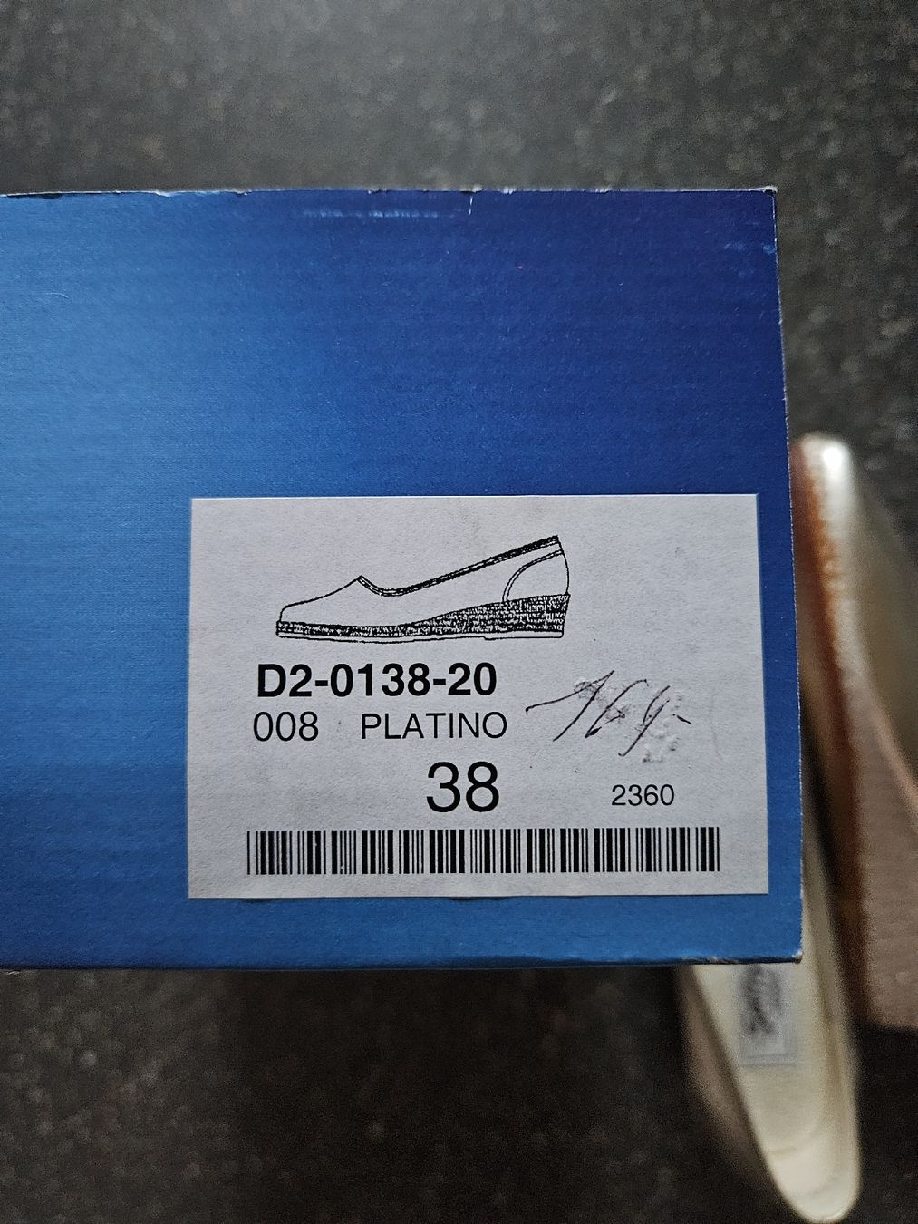 Scarpe da donna: Damenschuhe Gold Grösse 38 Keilabsatz  – Nuovo (secondo la descrizione) da Anwil venduto da tamoos 5
