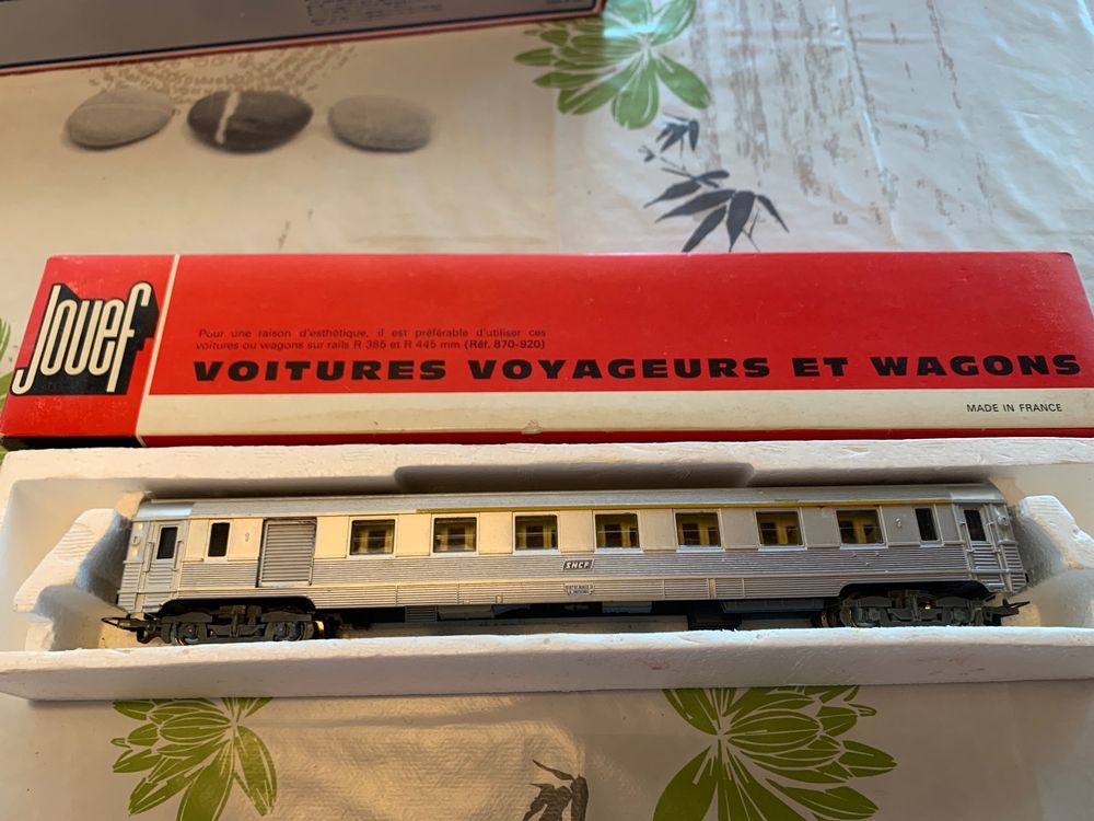 voiture voyageurs HO JOUEF 468/LONGUE VOITURE INOX 1 CL