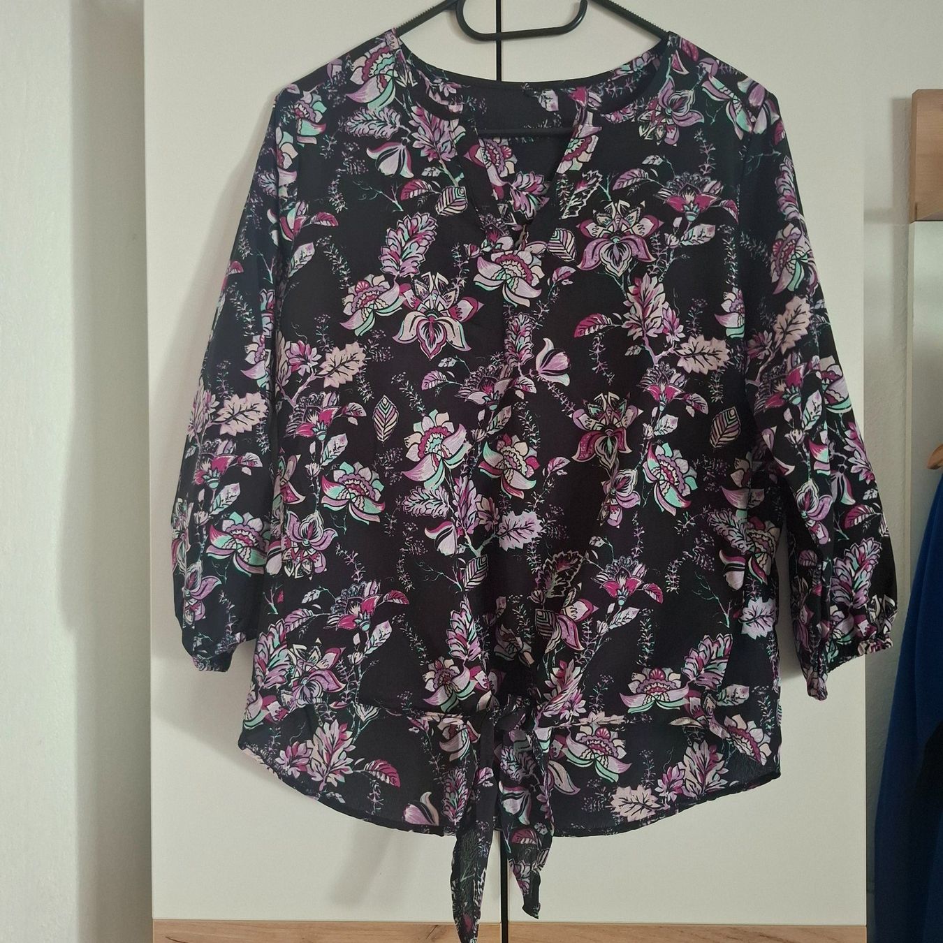 Blusen: Damen Bluse, bunt, Gr. 40 – Gebraucht aus Sisseln AG von Tropea4334