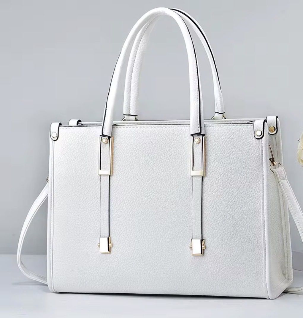 Borse & Zaini: Damen Handtasche Weiss Kunstleder neu – Nuovo e nell'imballaggio originale da Flüelen venduto da Xnoorzaihabibi