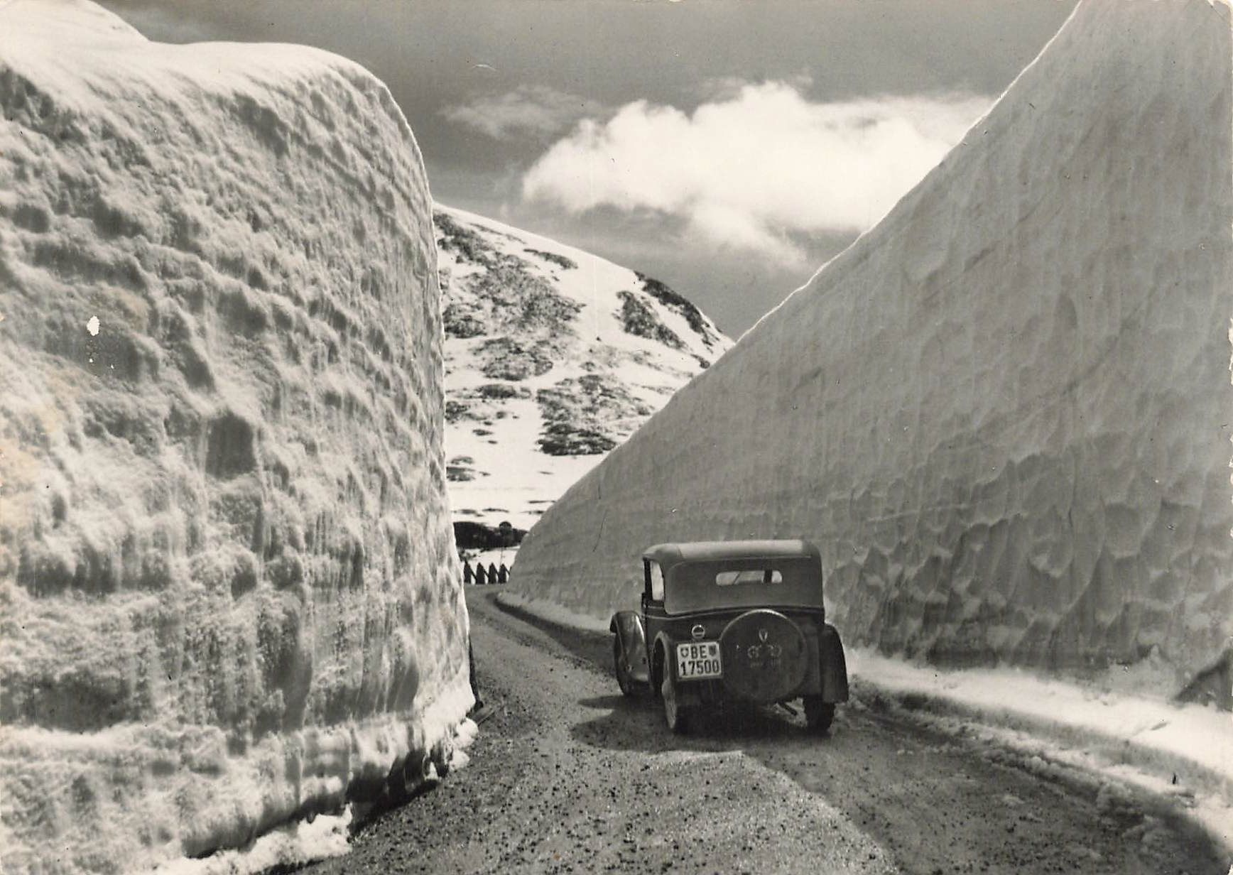 Cartoline postali: Grimselstrasse BE Grimselstrasse Strasse Schnee Oldtimer  G – Usato da Biasca venduto da Blenio71