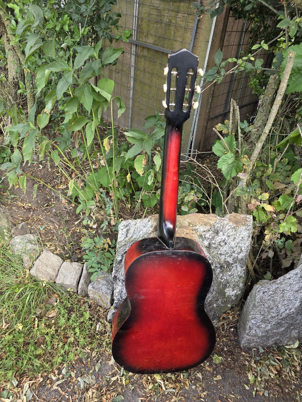 Musikinstrumente: Vintage Konzertgitarre rot – Gebraucht aus BELLINZONA von Dolcerelax 2