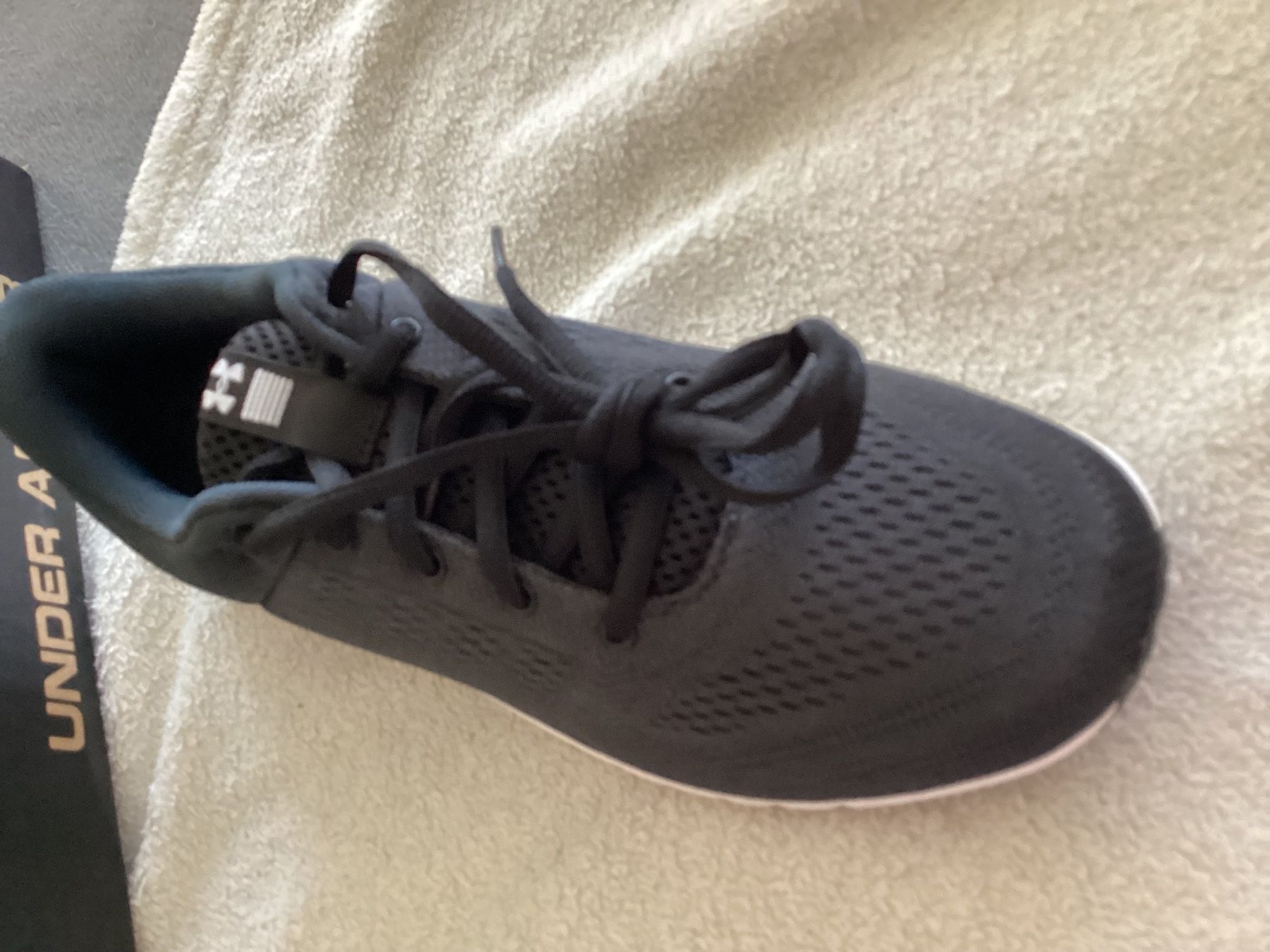 Under Armour Scarpe da donna: Under Armour Sportschule Turnschuhe – Nuovo (secondo la descrizione) da Flüelen venduto da ne08 1
