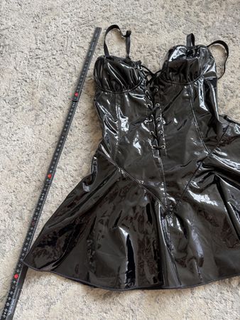 Schwarz Lackleder lookalike Kleid mit Schnürung Gr. S 