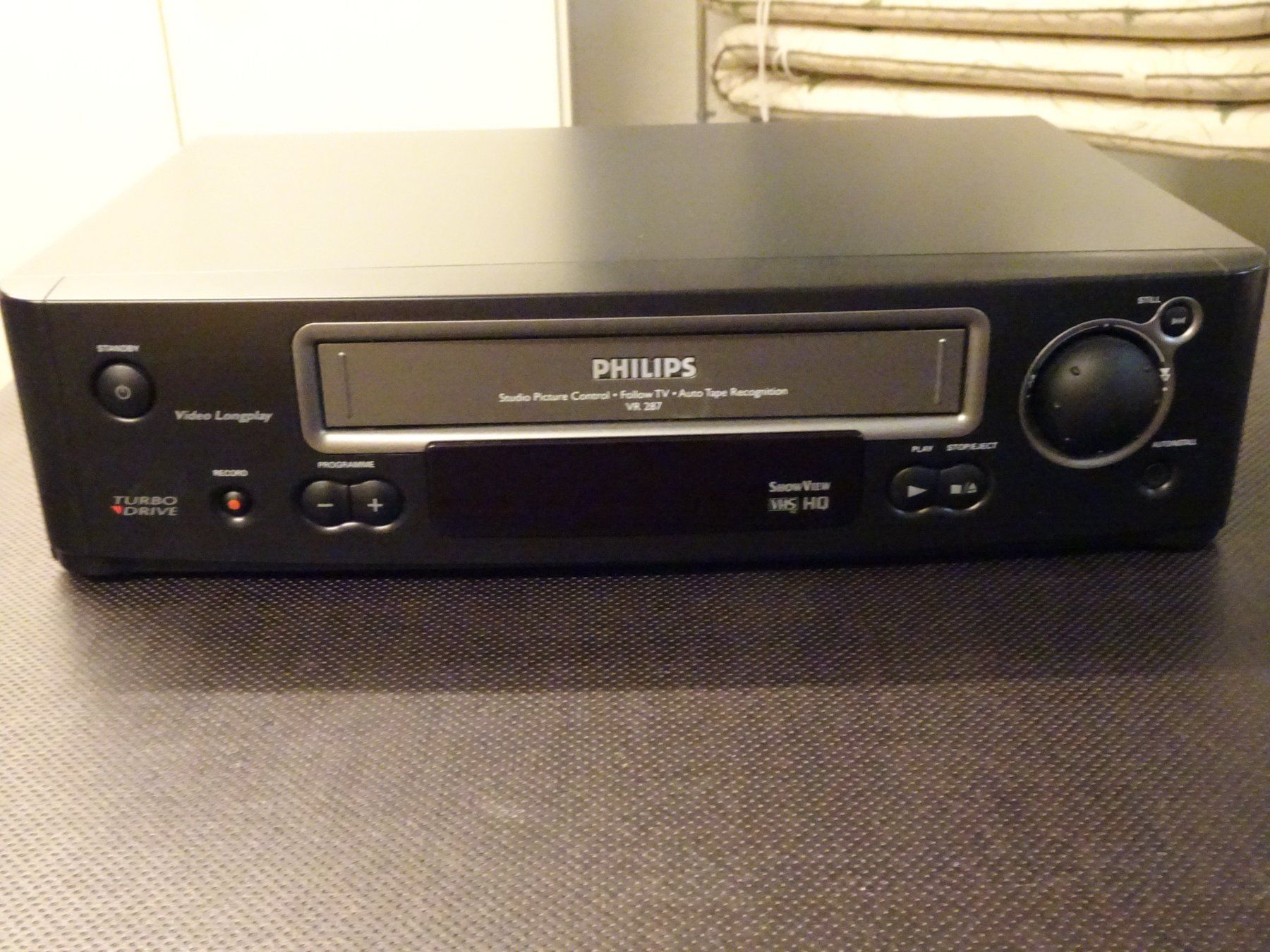 Philips Registratori: Videorecorder Philips VR 287/02 – Usato da Oberwangen b. Bern venduto da est_d8gf