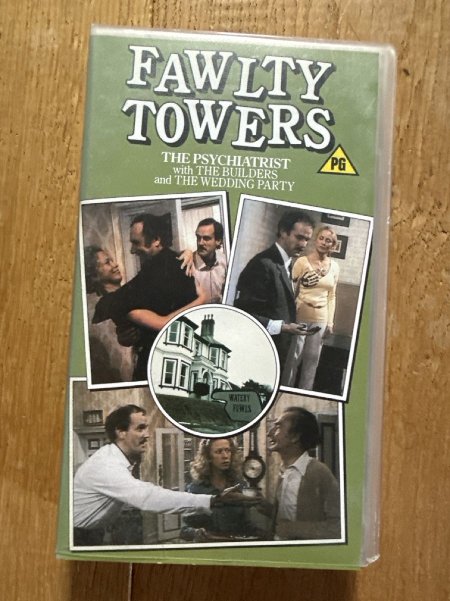 Alle VHS: Fawlty Towers - VHS – Gebraucht aus Suen (St-Martin) von Tildi01 2