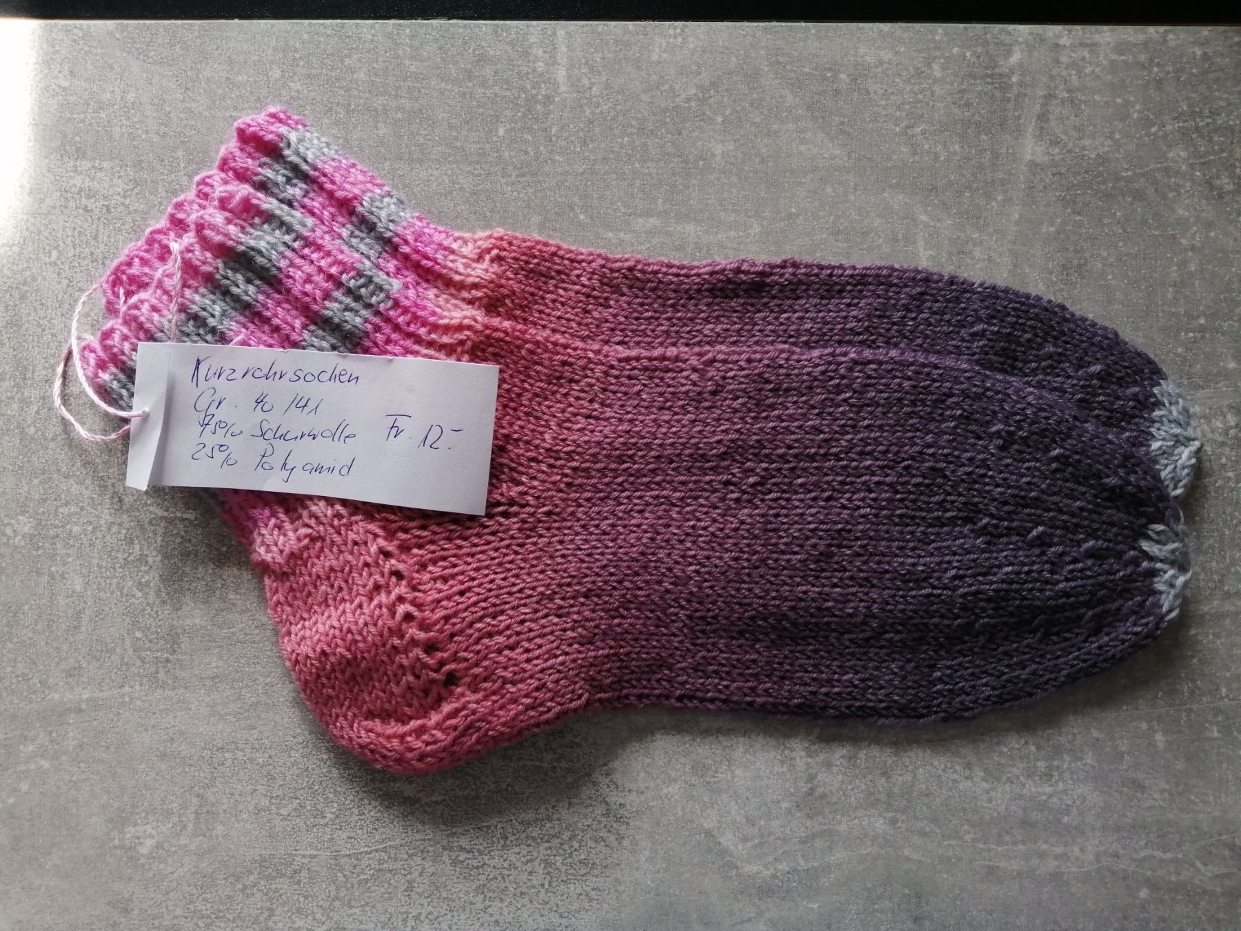 Calze: Kurzrohrsocken handgestrickt, Grösse: 40/41 – Nuovo (secondo la descrizione) da Altstätten SG venduto da willipatricia