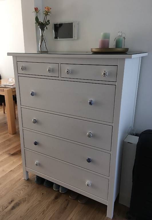 Cassettiere: Hemnes Kommode IKEA, fast wie Neu – Usato da Bern venduto da kat_5c62