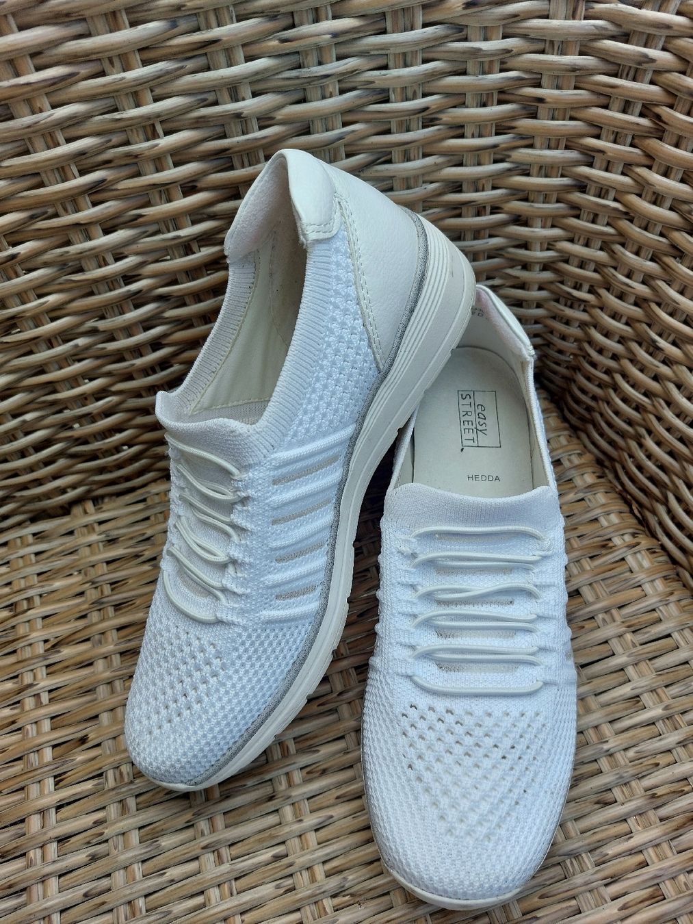 Scarpe da donna: White Sneaker von Easy Street Gr.4,5 -37 – Usato da Balsthal venduto da Trendline55 1