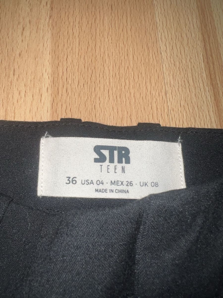 Stradivarius Pantalons: Hose, Grösse 36 – Neuf (Voir description) à Kirchberg BE par lea_kb6y 1