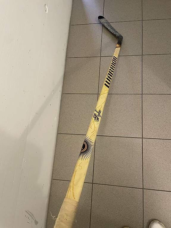 Bastoni & Pale: Bastone da hockey Warrior – Usato da Locarno venduto da Pasky98 1