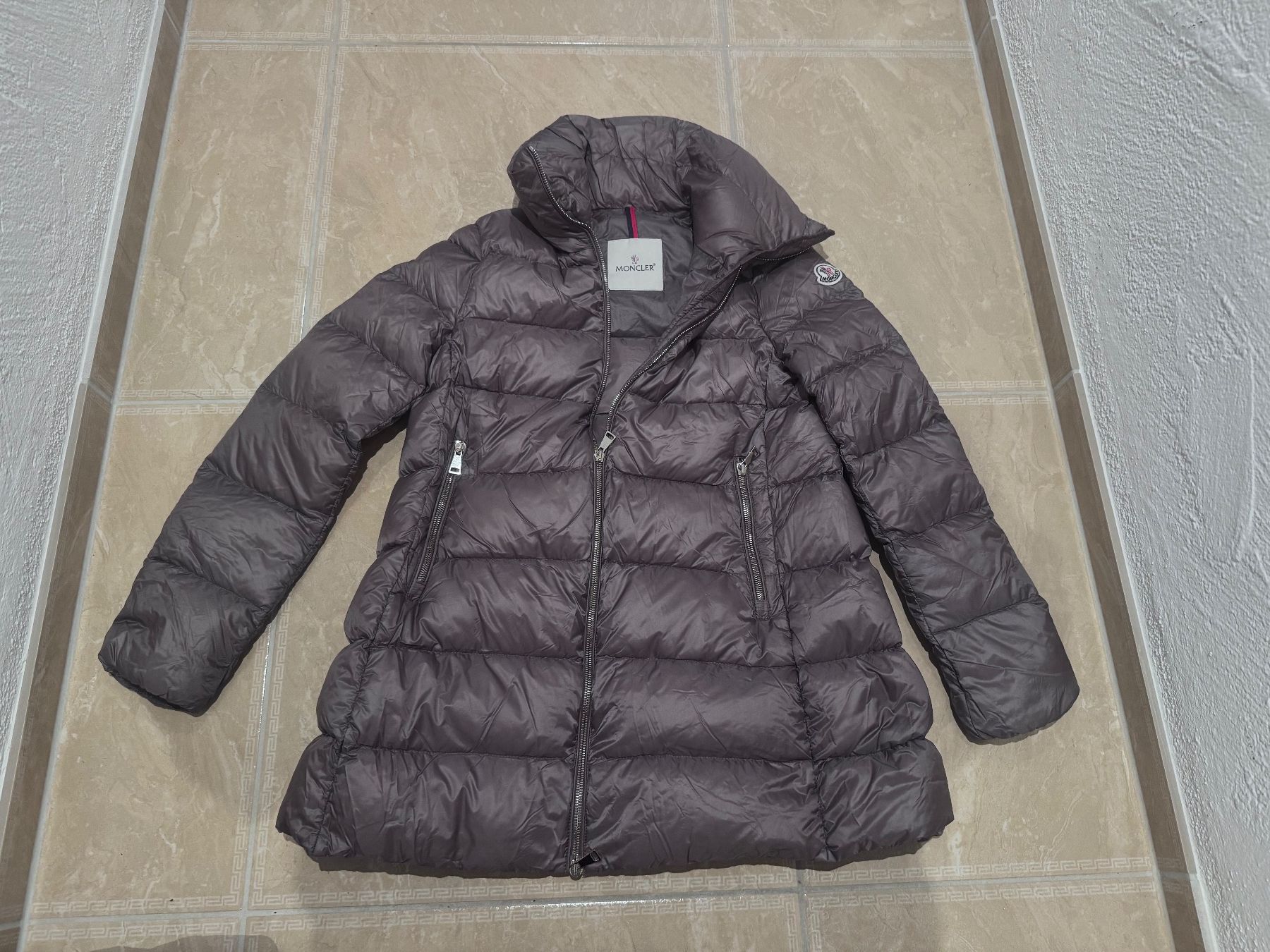 Moncler Jacken: Moncler Torcy Giubbotto Daunenjacke, 1-2 – Gebraucht aus Klingnau von Markus14