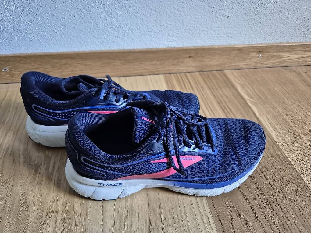 Brooks Scarpe da donna: Brooks Laufschuhe Grösse 40.5 – Usato da Wettswil venduto da Haifisch007 1