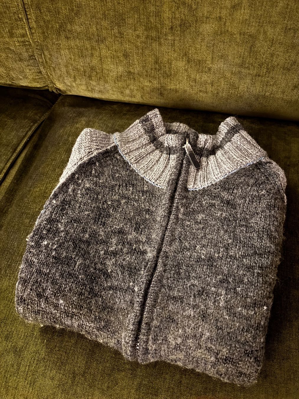 Jacken: Warme Herren Vintage Strickjacke - Grösse M – Gebraucht aus Herrliberg von Tcardo